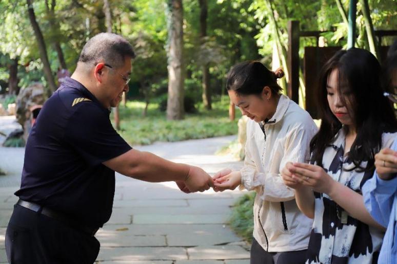 29f8e117e1bd06cd9c854a970cd3cbc